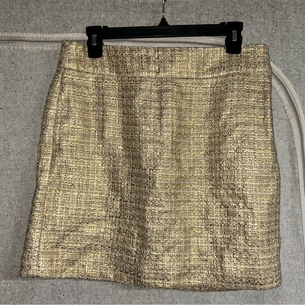 Banana Republic size 6 gold mini skirt